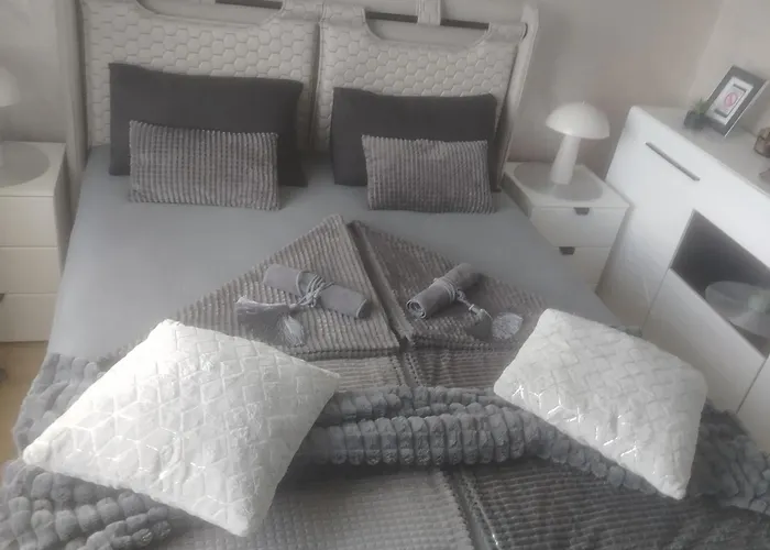 Lari 公寓 苏博蒂察